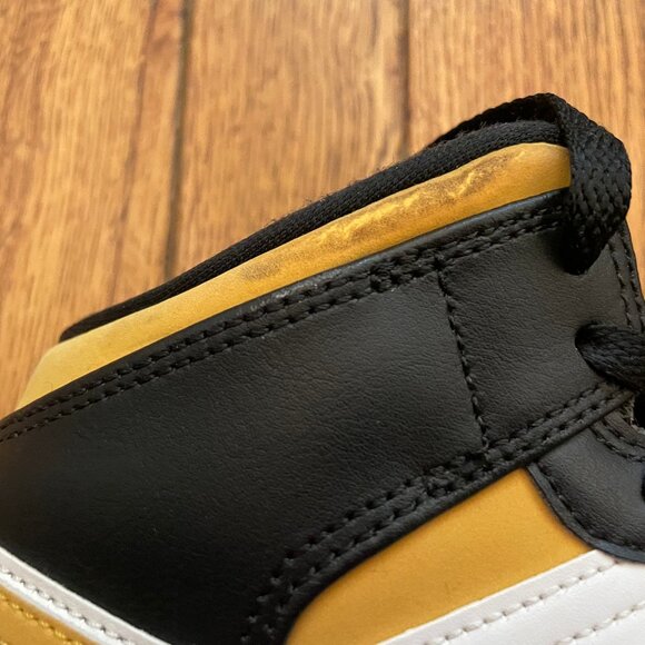 Jordan 1 Mid Classic Nike Youth 6Y 2021 - Picture 5 of 6